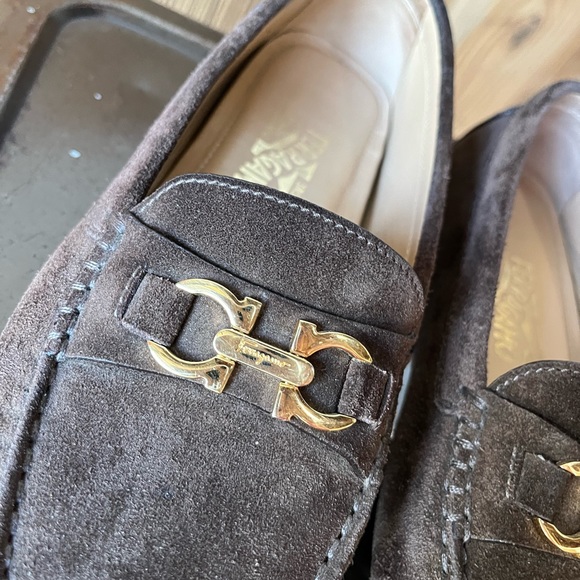 Ferragamo Loafer in Dark Brown Suede - Picture 2 of 7